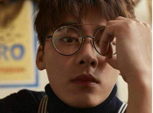 戴眼镜爆料娱乐圈,娱乐圈幕后真相大揭秘  第2张